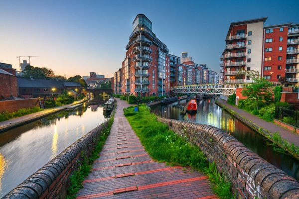 Beautiful architecture of Birmingham city canal at dawn